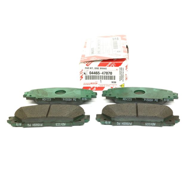 Front Brake Pads genuine Toyota OEM 04465-47070